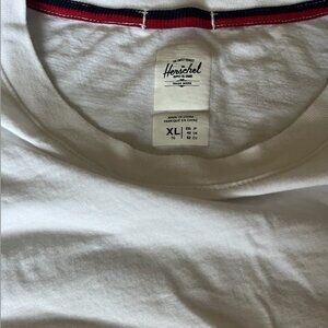 Herschel Supply Men’s T-shirt - XL